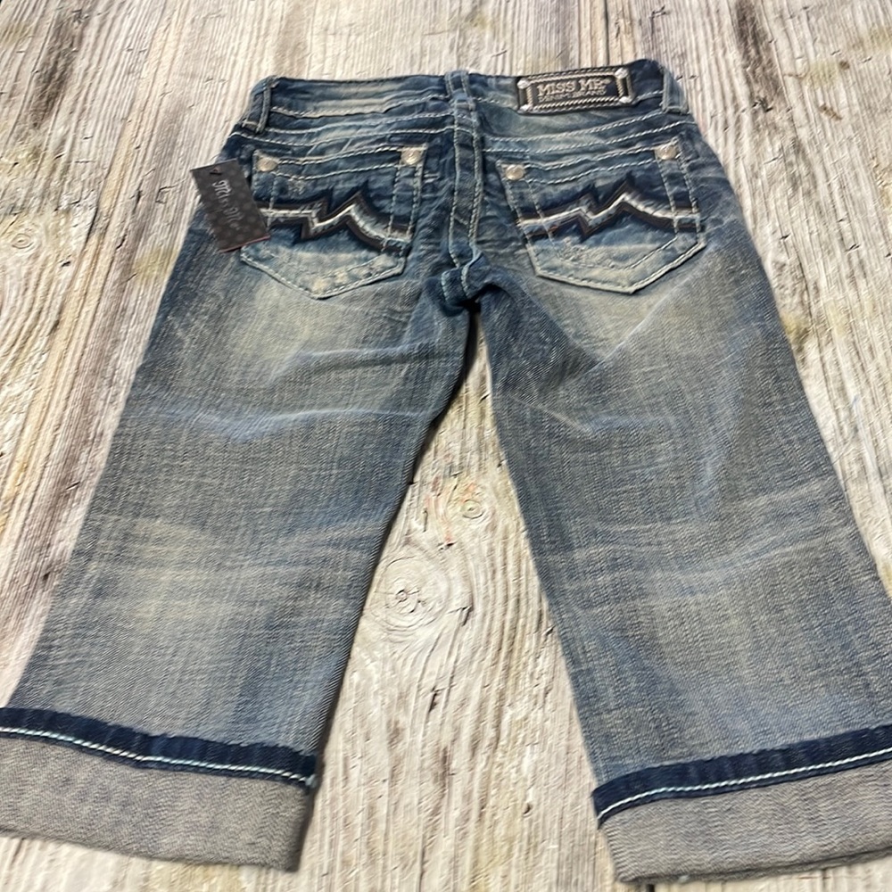 NWT Little girls Miss Me cuffed capri size 8